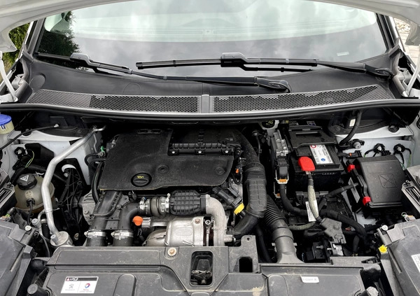 Peugeot 5008 cena 59900 przebieg: 217450, rok produkcji 2018 z Biała małe 667